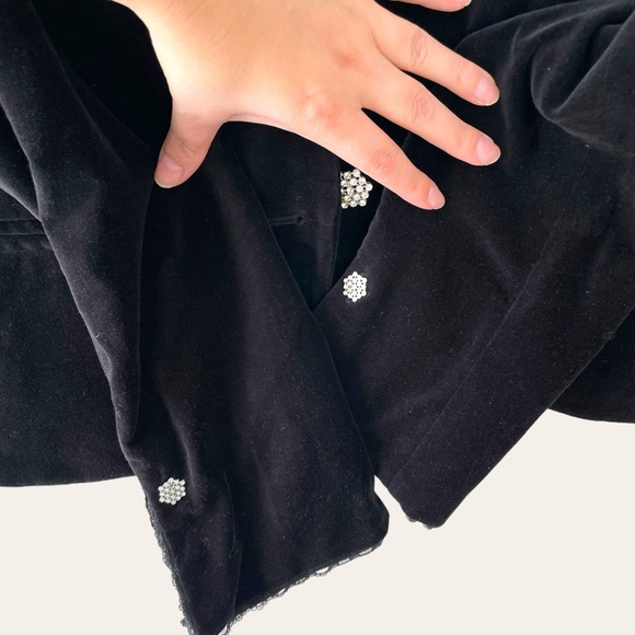 VINTAGE Old Navy Black Velvet Lace accents diamond button Jacket size M - Picture 4 of 11